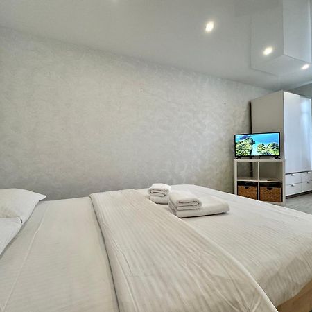 Apartpoltava Світлі Та Затишні Апартаменти В Скандинавському Стилі Центр Банківський Чек Bagian luar foto